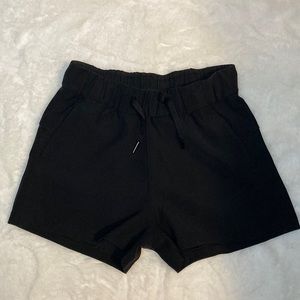 Lululemon On the Fly Short *Woven sz 2